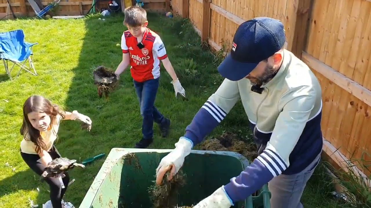 How to make compost using your wheelie bin in 30 days....Episode1