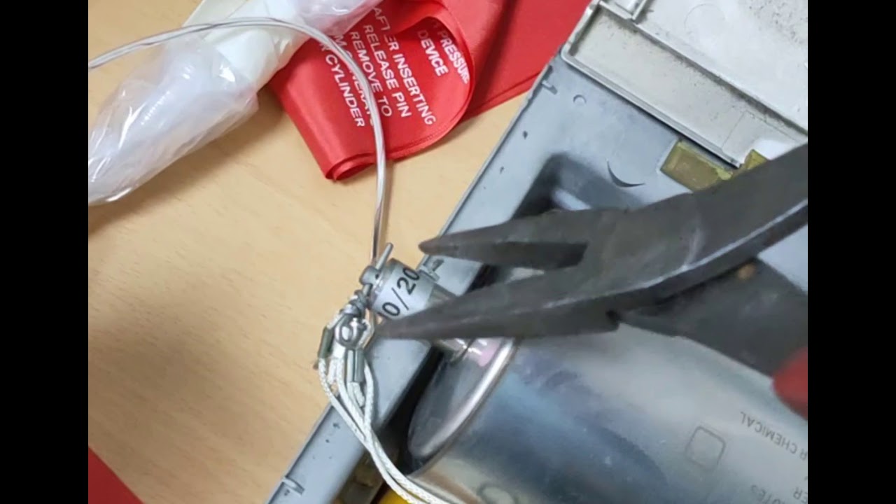 How to install passenger Oxygen generator(safety pin).