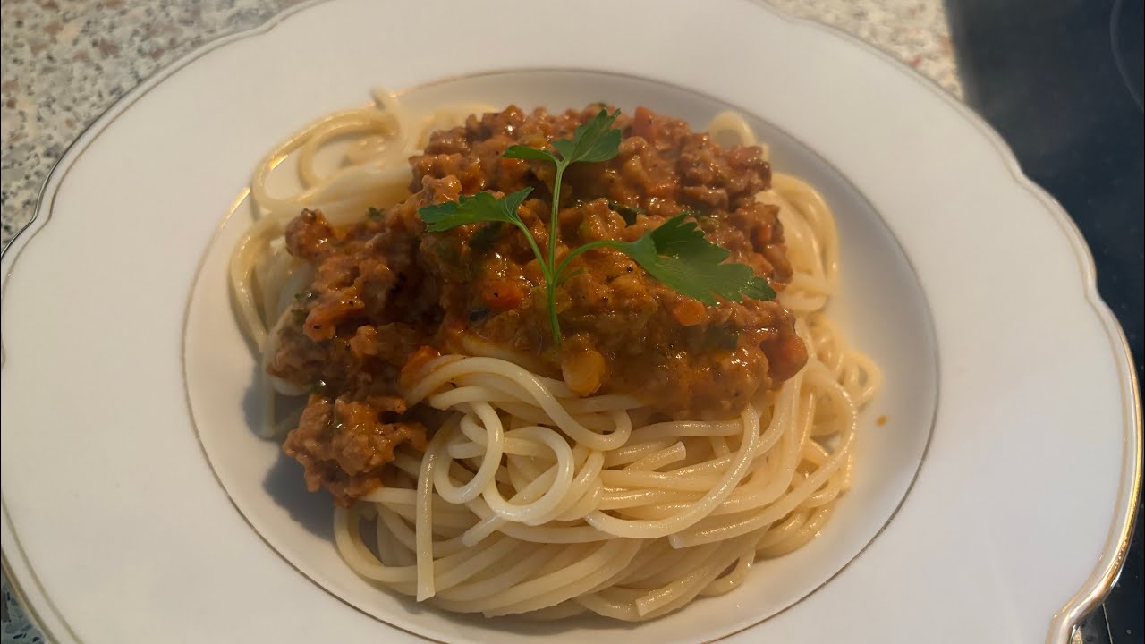 Lets make Spaghetti Bolognese 🍝 | tasty German food 