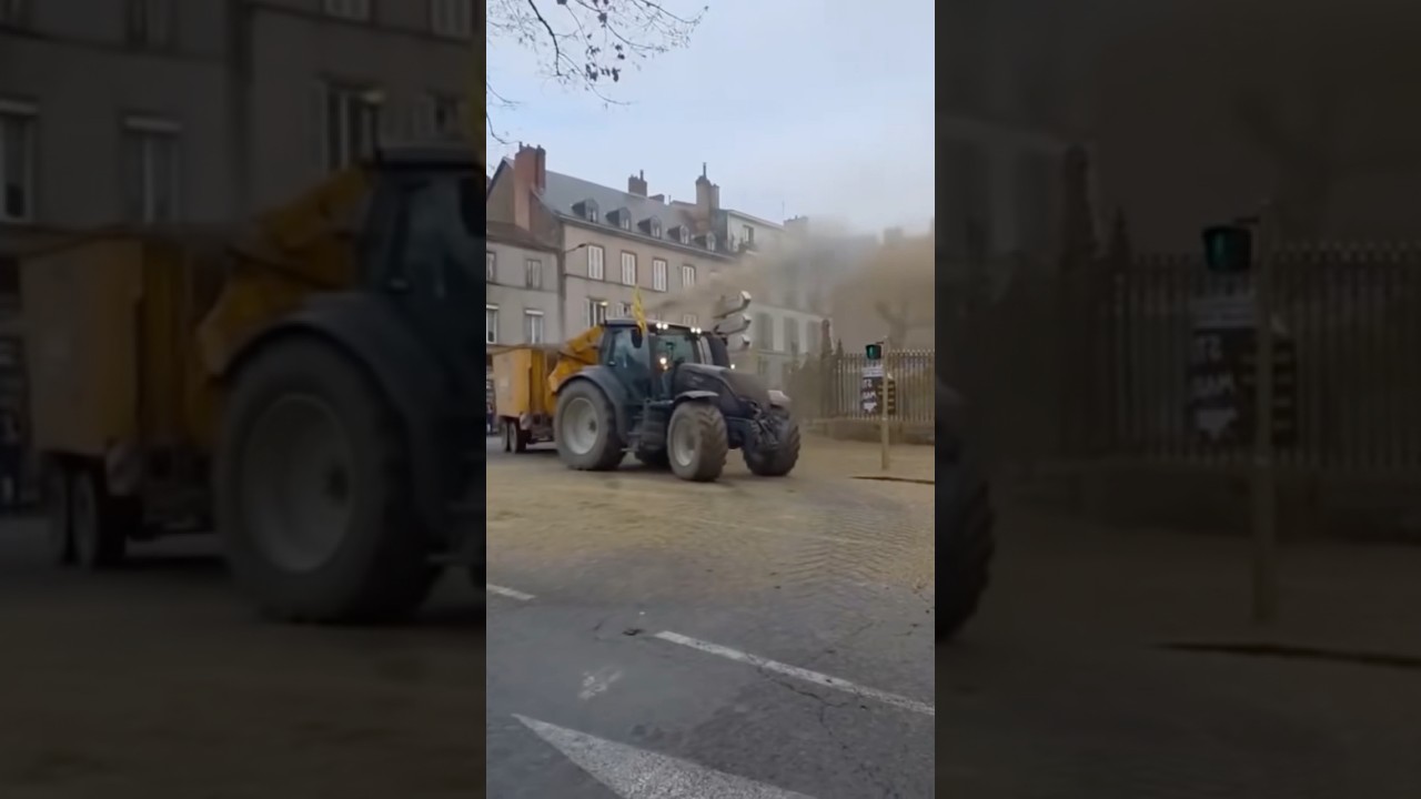WHEN FARMERS TAKE OVER THE CITY! 😱🚜🔥 #farming #farmlife #agriculture #agro