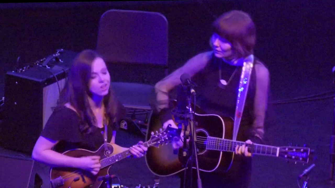 Molly Tuttle and Sierra Hull 