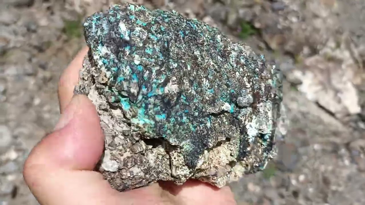 Je tombe sur une ancienne mine de cuivre !