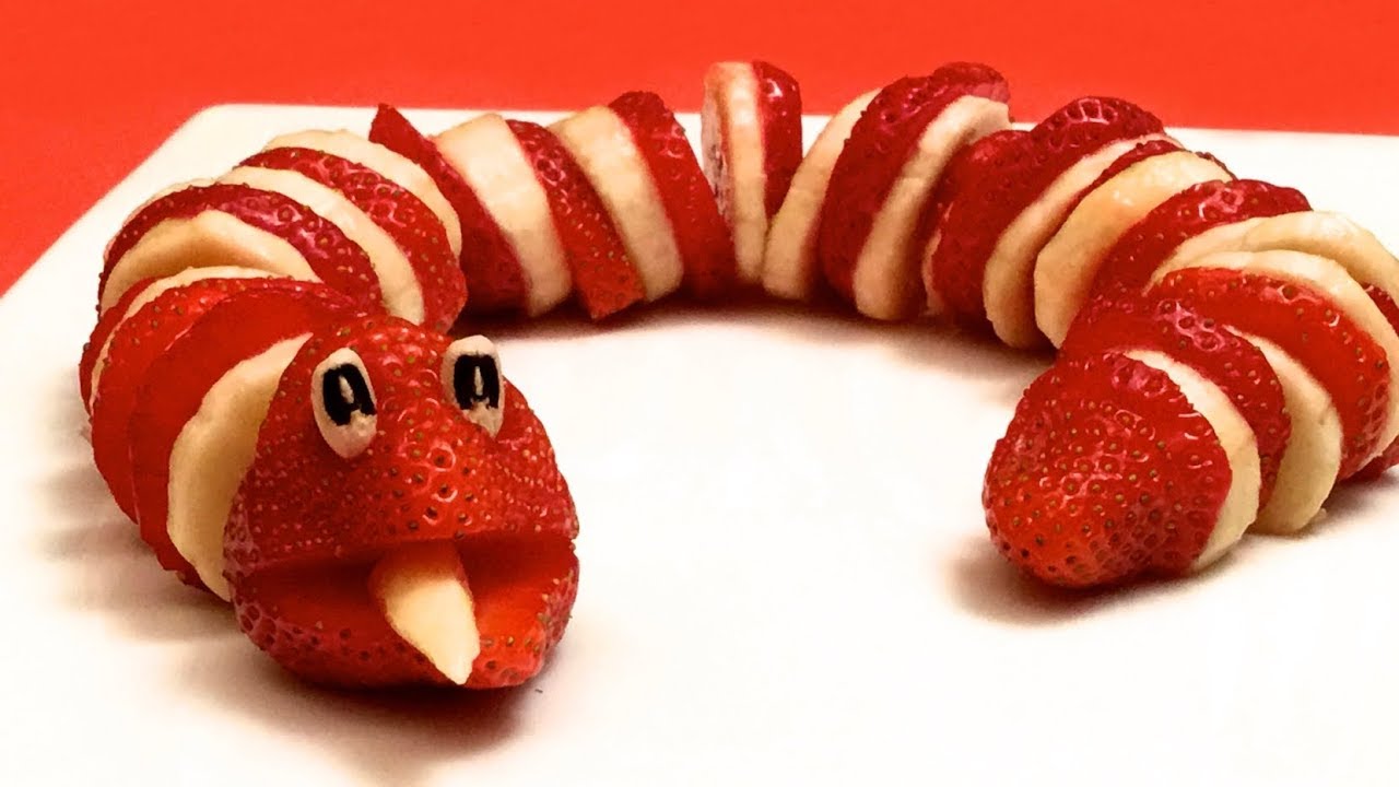 Cómo Hacer una Serpiente con Fresas y Banano / Plátano, Banana, Guineo, Frutas