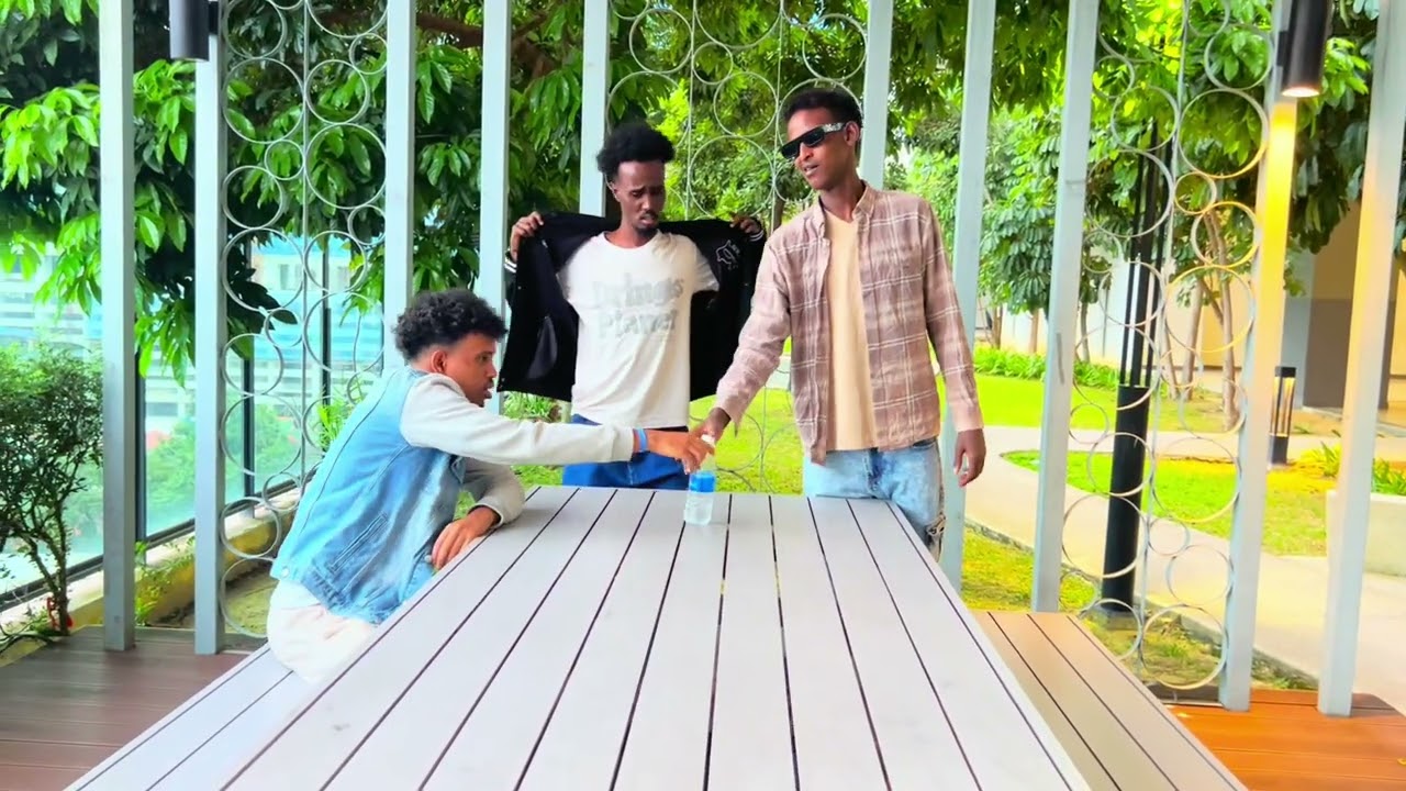 CIYAAR XAMAASAD LEH AYA MESHA KA DHACDEY😂🤝
