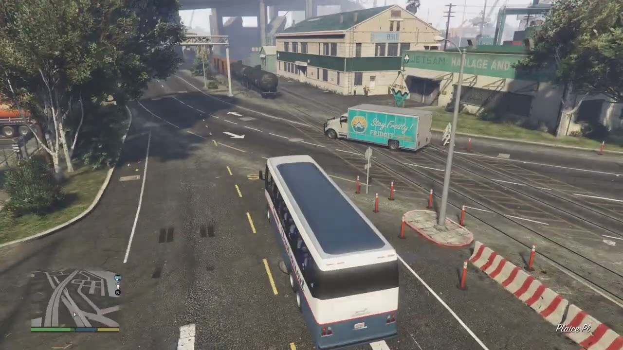GRAND THEFT AUTO STORY MODE DRIVING A SPORTS CAR THEN TAKING A BUS ON THE HIGHWAY BY THE BRIDGE