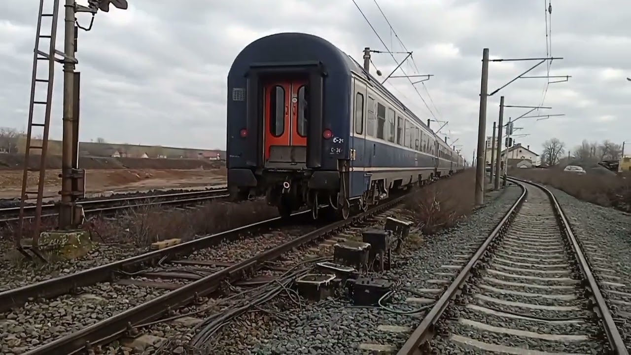 Sosire în Vinga Hm Pentru Cruce Trenul Elasmo 007 - 8 IRN 078 București Nord - Budapesta Keleti  