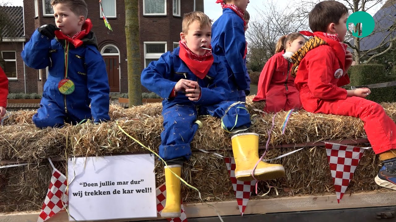 Optocht Krikkeldurp Mariaheide theater op straat