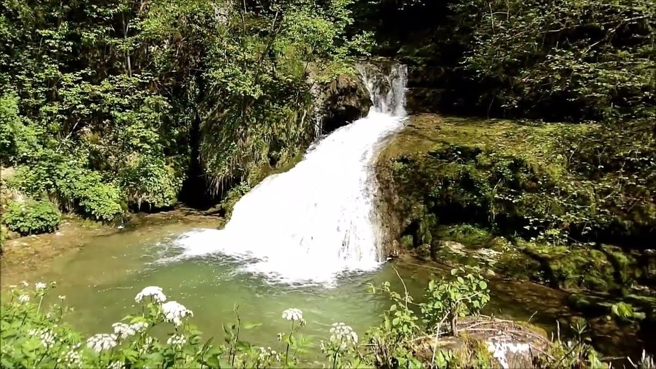Balade à Nozeroy et à la cascade du moulin du Saut