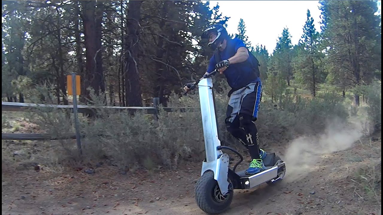 Works Electric B14 electric scooter - Riding Action