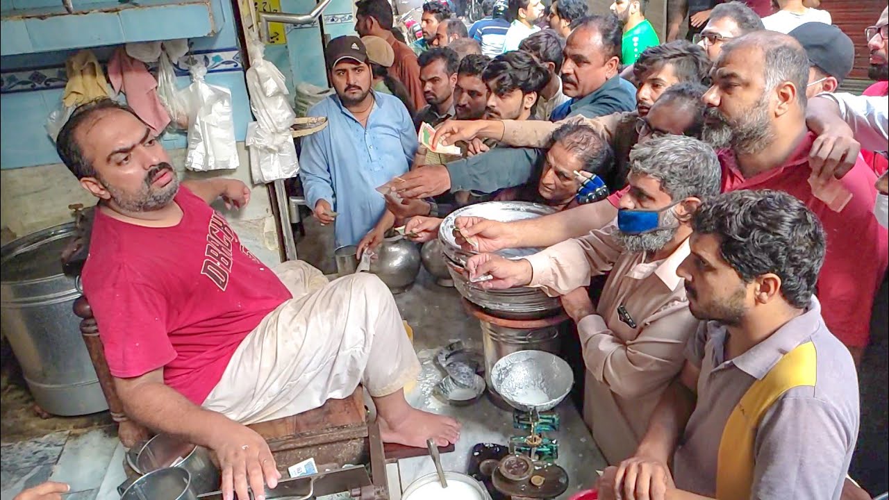 Best Lassi In Lahore❓ Huge Lassi Making || Lahore Street Food Series #vlog4