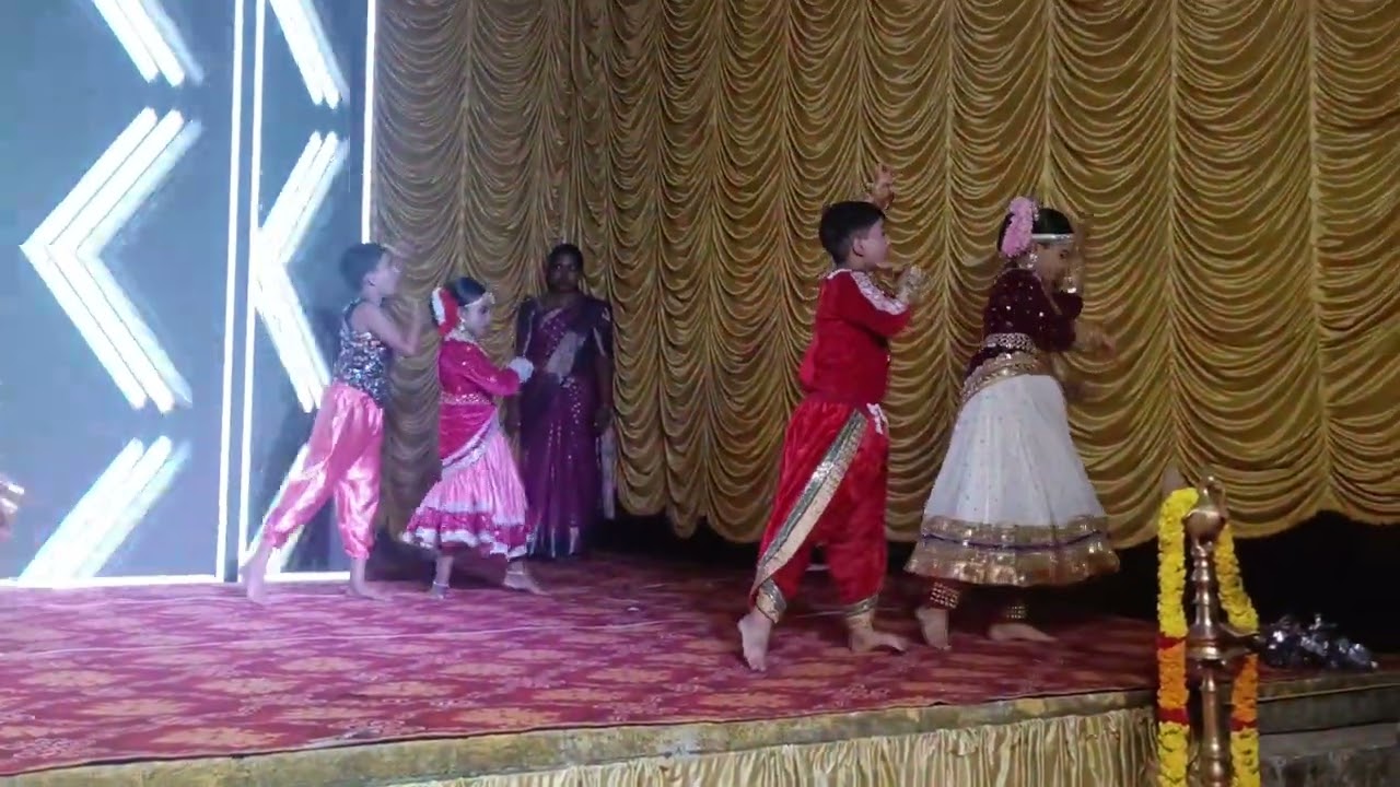 Eyy banane 😘😊❤️#dance #dancer #annualfunction 