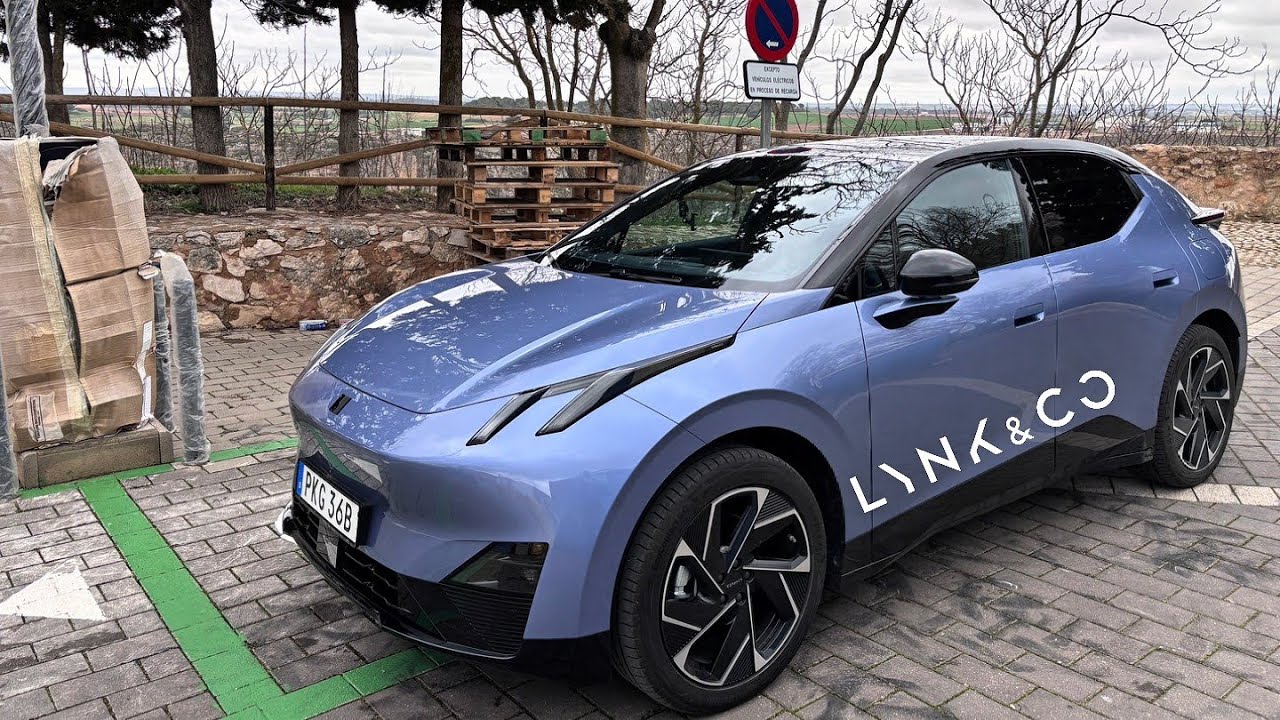 LYNK & CO 02 Este crossover coupé destaca por su diseño moderno, tecnología avanzada, gran autonomía