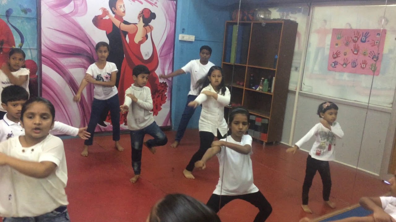 Sree Waves Hmt Children Perfoming by Chogada tara Ran gila Tara SAT  SUN   Batch