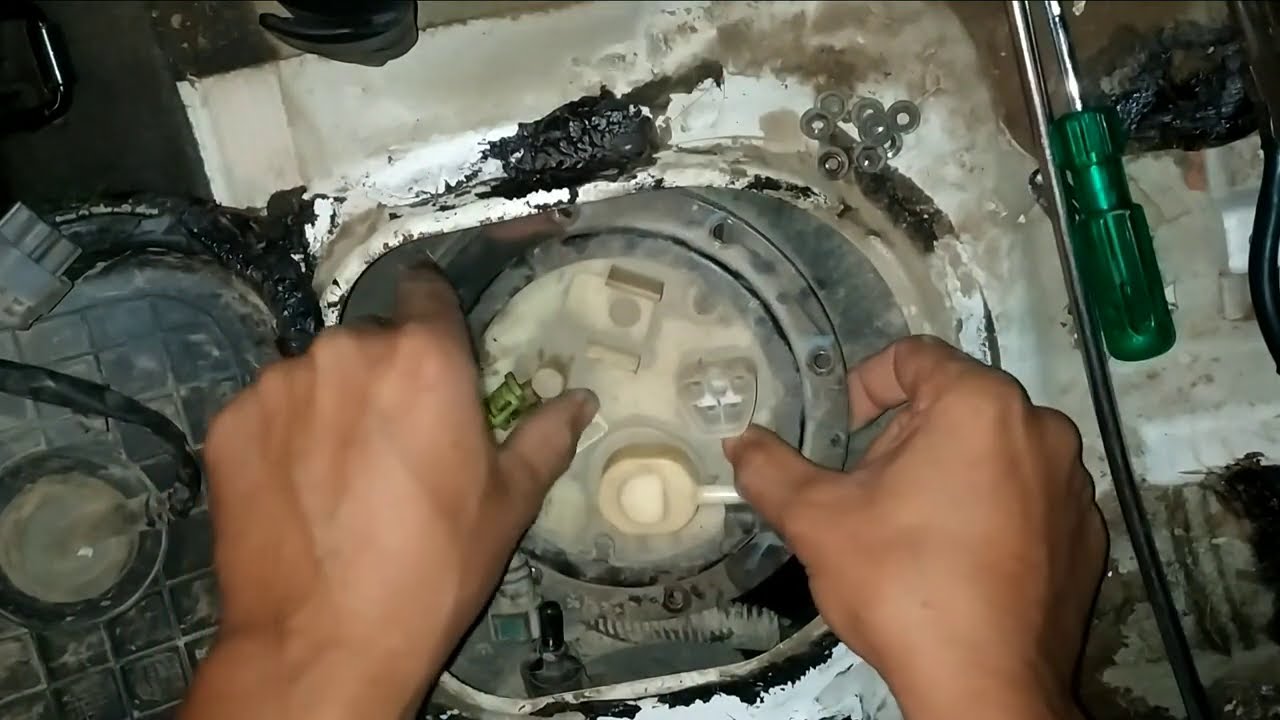 How to remove Fuel pump of Hyundai i20