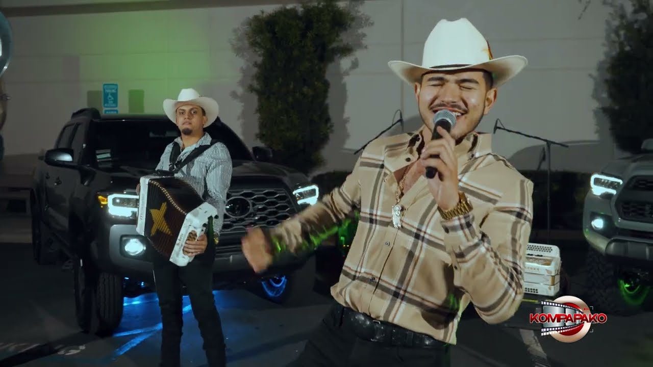 Los Nuevos Chavos- Con La Novedad [En Vivo] 4K 2023