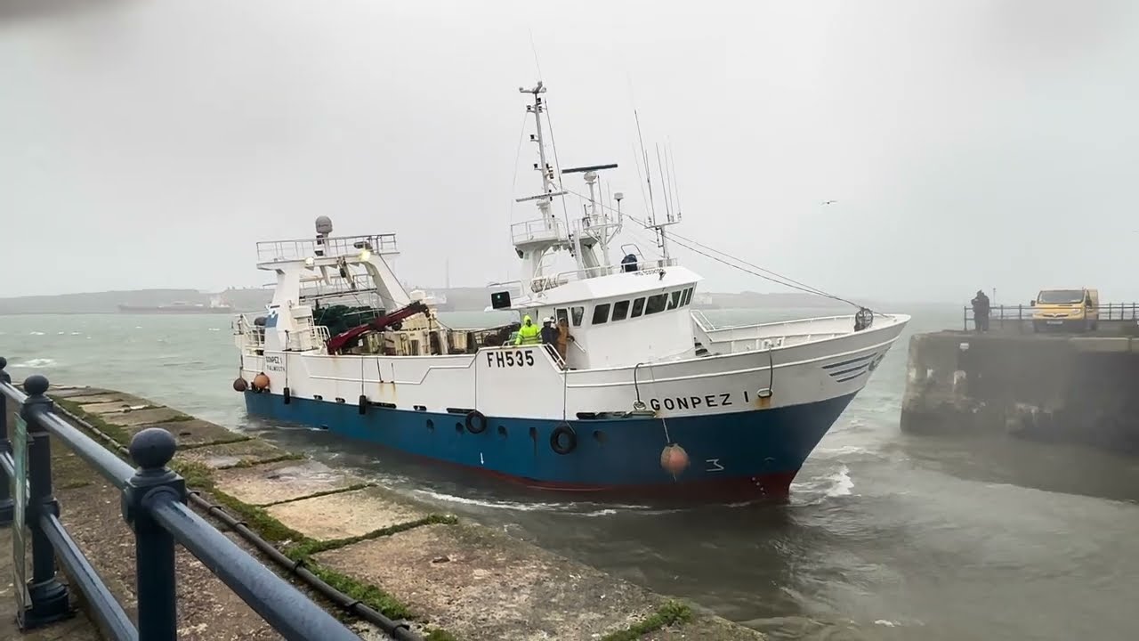 Trawler runs for cover ahead of Storm Isha #video #viralvideo #viral