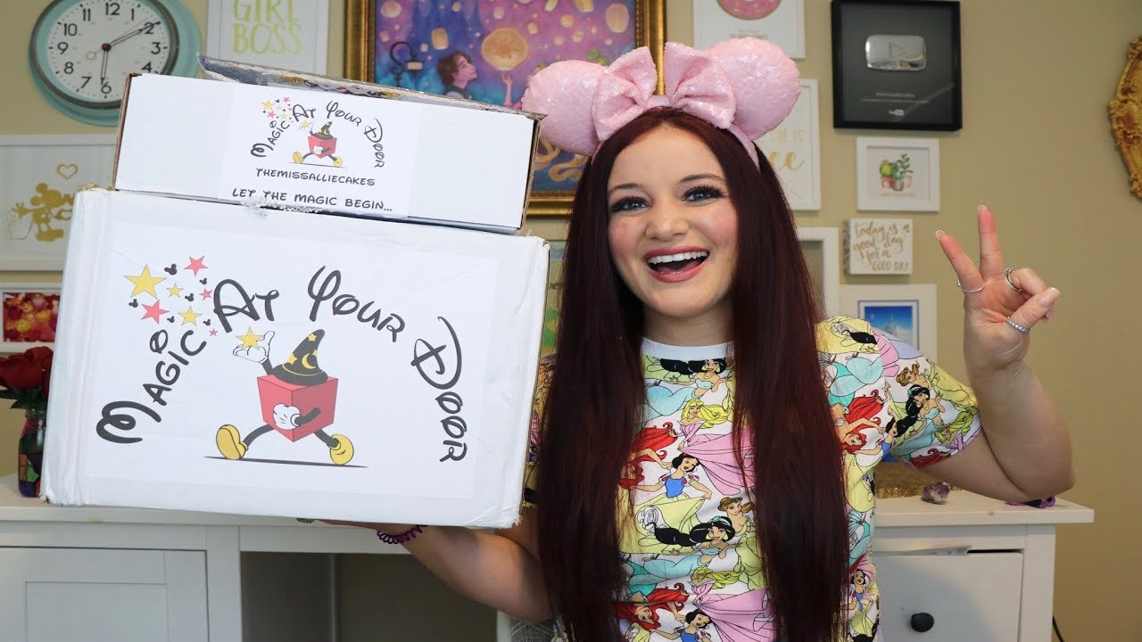 THE BEST DISNEY SUB BOX I EVER OPENED | MAGIC AT YOUR DOOR