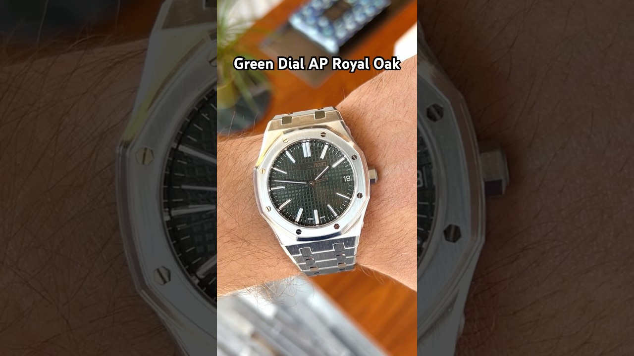 Wrist rolling the Green Dial Audemars Piguet Royal Oak AP luxury watches luxursuhr Uhren