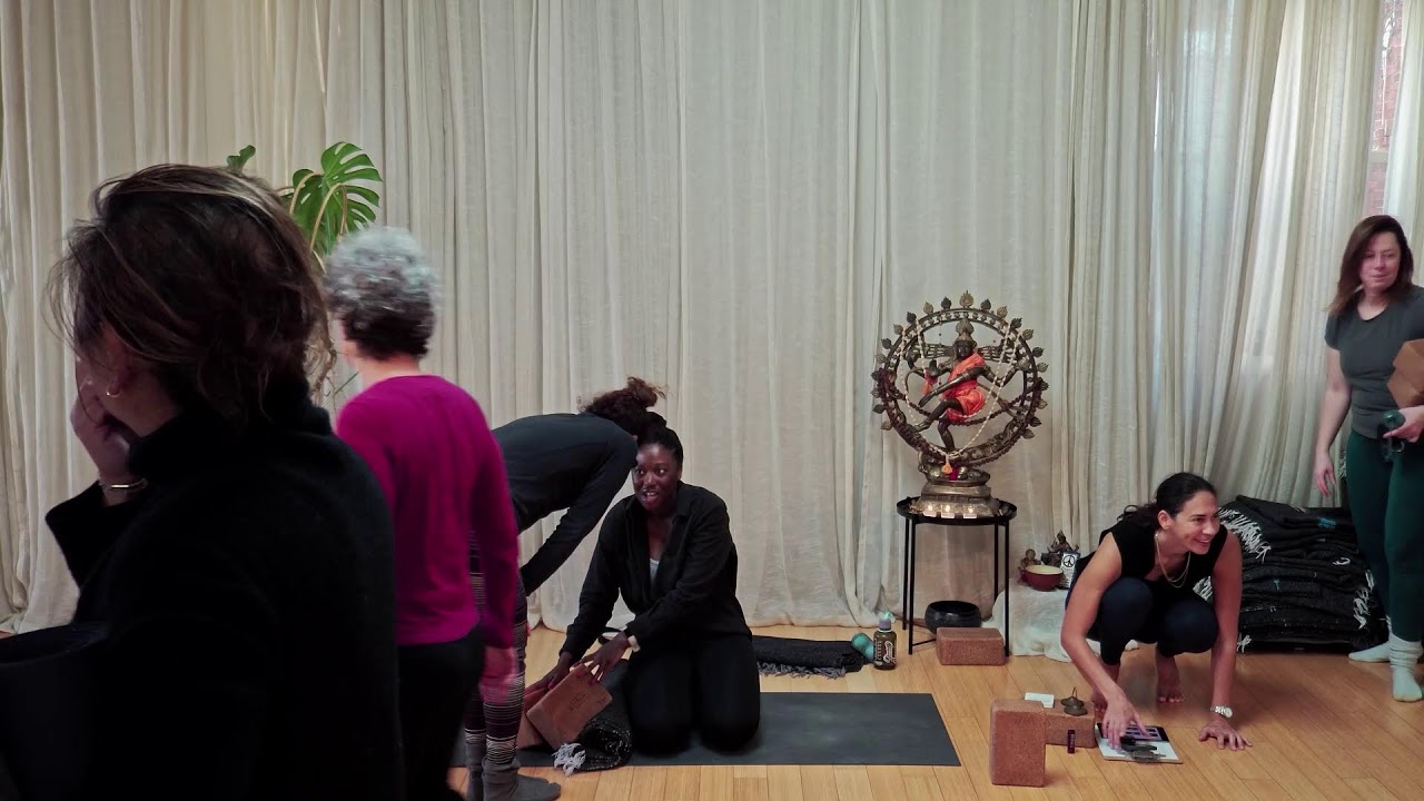 Three Queens Yoga Classes Live
