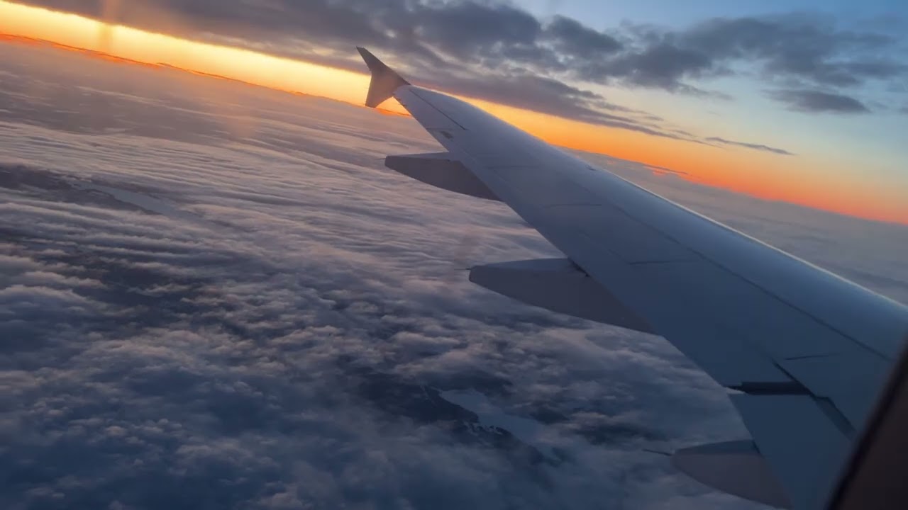 Подлетаем к Лапландии. Под облаками и над облаками 