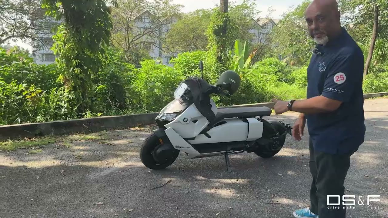 BMW CE 04 Electric Motorcycle Review