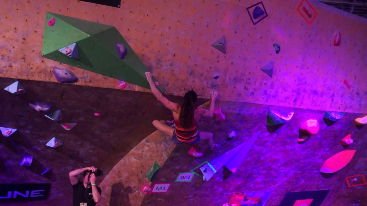Alex Puccio climbs W2 @ 2015 Petzl Di'namik Bouldering Comp @ The Front SLC