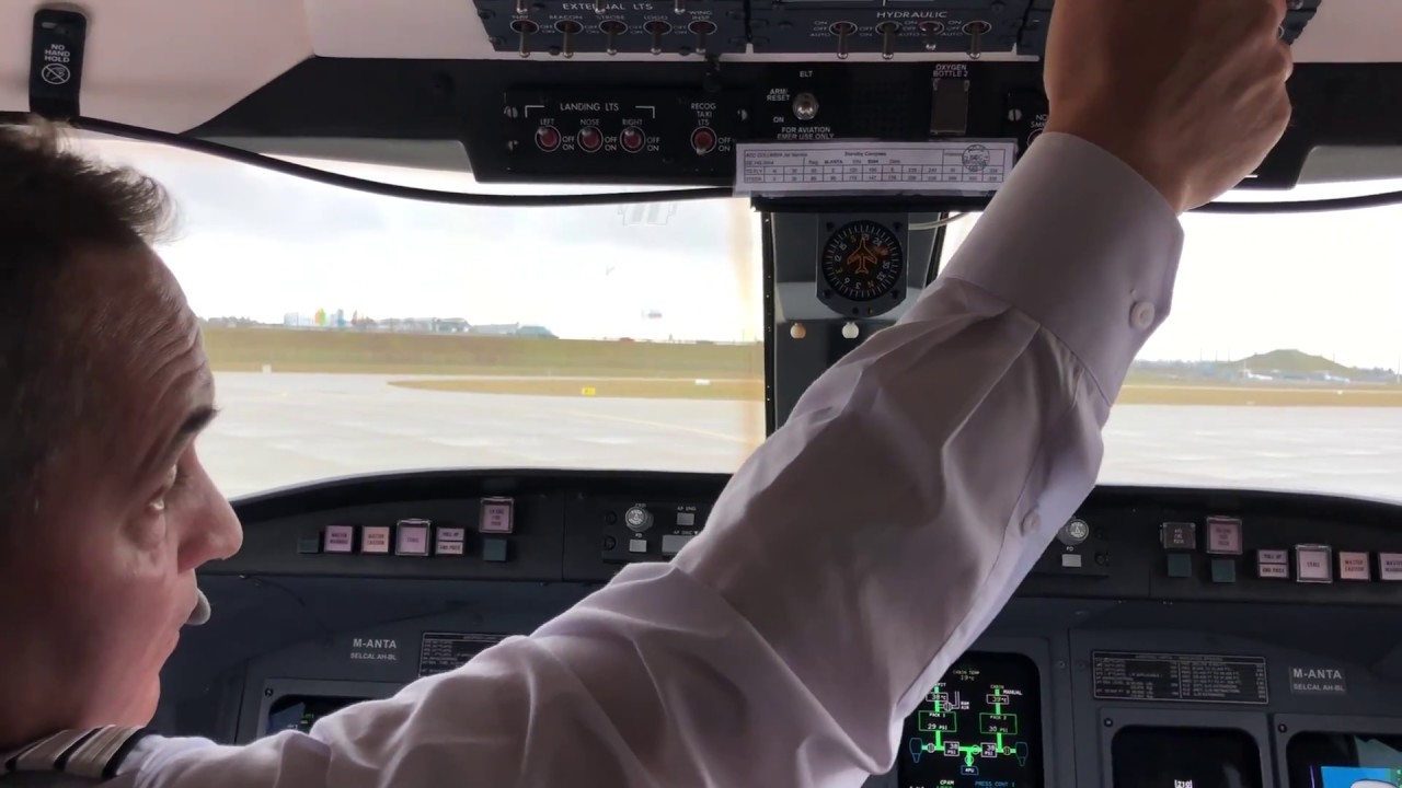 Landing At Munich Bombardier Challenger 850 (Cockpit View)