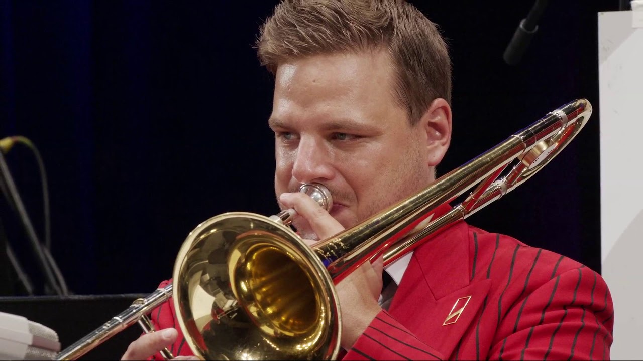 Hot Toddy - Swiss Army Big Band