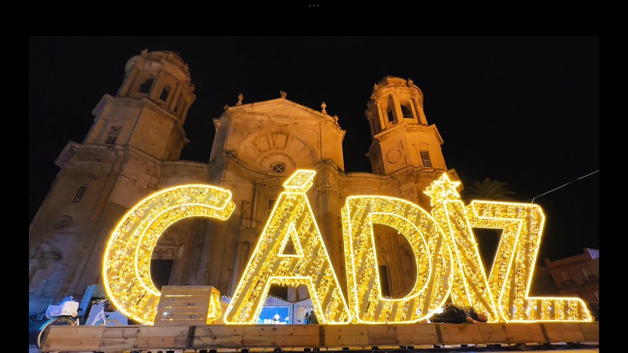 SHORT - Cadiz Christmas Lights 2025, Spain