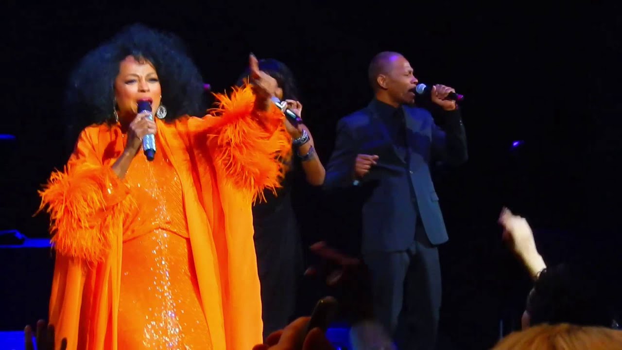 Diana Ross - I Will Survive / All We Do Is Win (Venetian Theater Las Vegas, Nov 21, 2015)