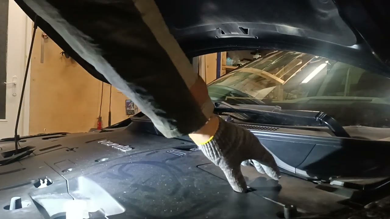 Аккумулятор 12 вольт ,как зарядить и как до него долезть. Honda Enp2 