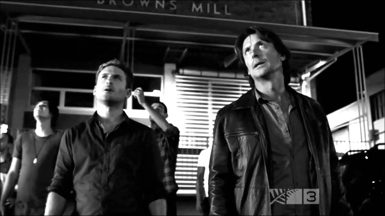 The Almighty Johnsons - 9 crimes