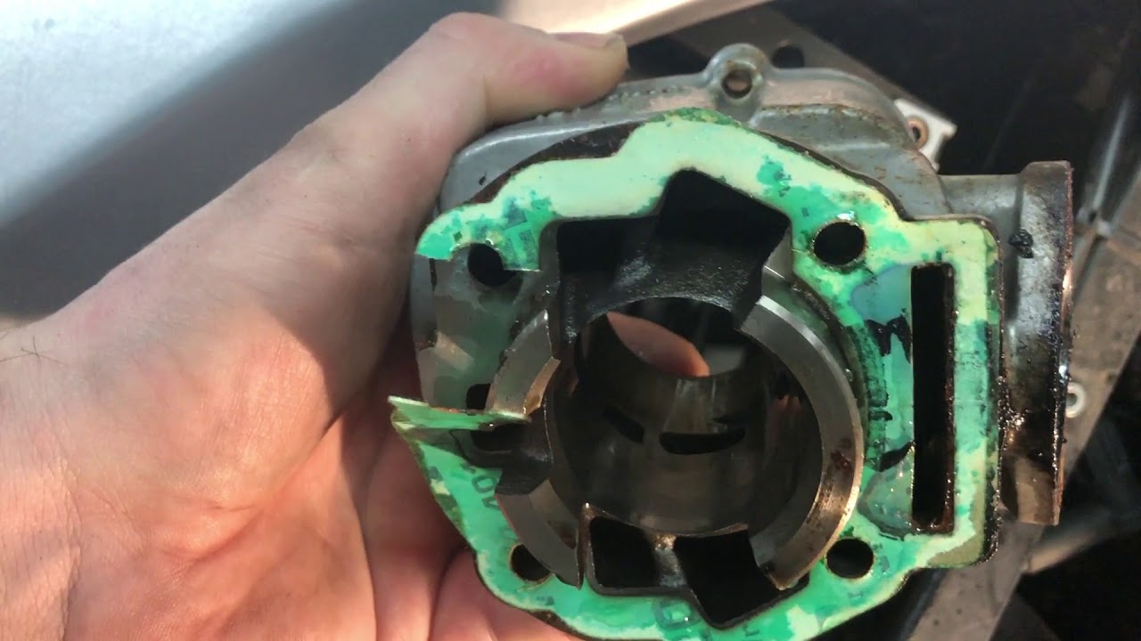 Aprilia RS4 Derbi GPR D50B0 Wymiana uszczelki pod głowicą cylindrem weryfikacja krok po kroku.
