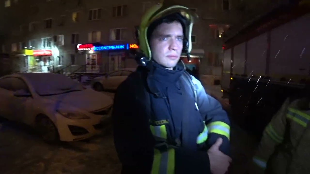 Сжег  кастрюлю и спрятался. Где же бабушка?