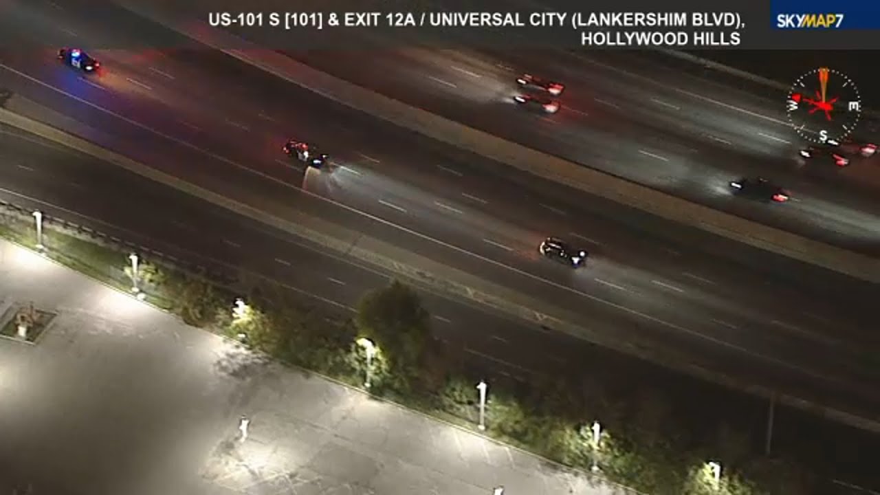 Driver leads police on high-speed chase in San Fernando Valley