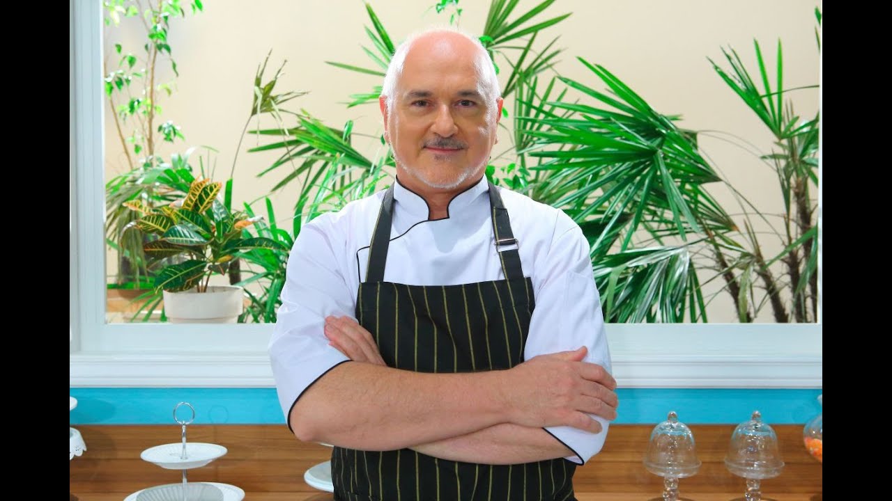 Torta grumos de ciruela por Osvaldo Gross (2021)