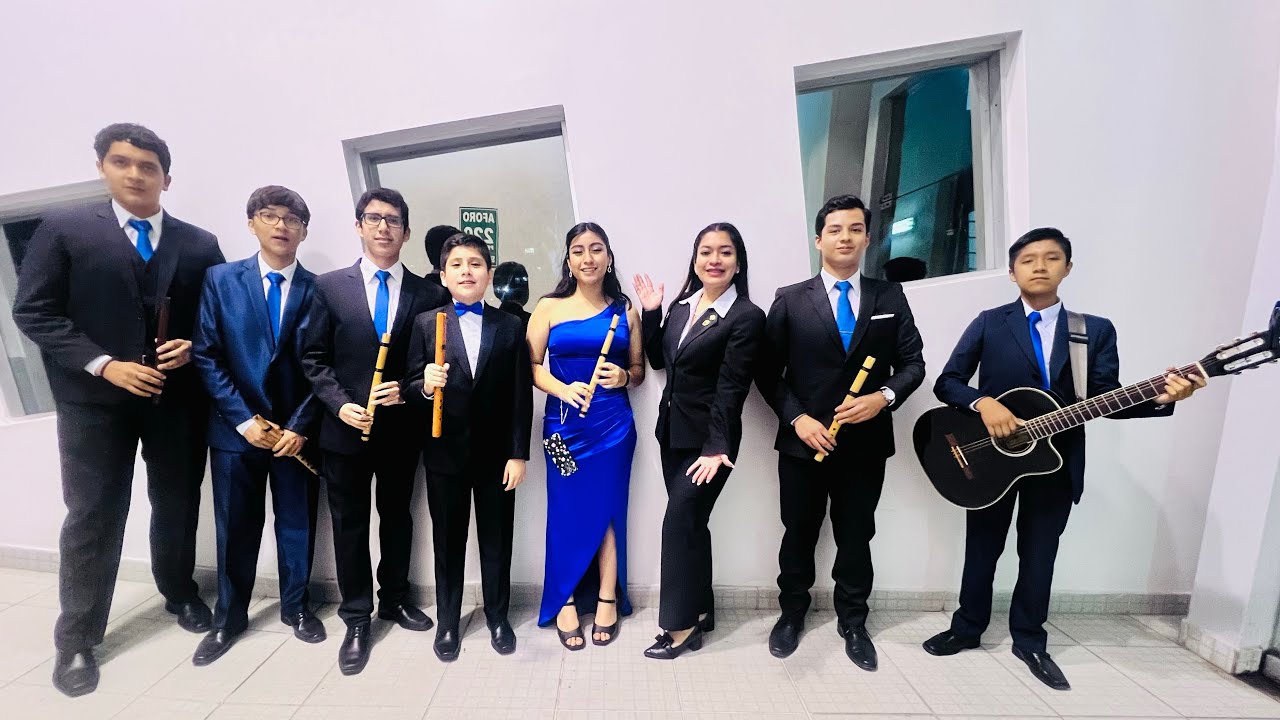 Ejecución de música  folclórica: Contradanza, alumnos de secundaria ✨