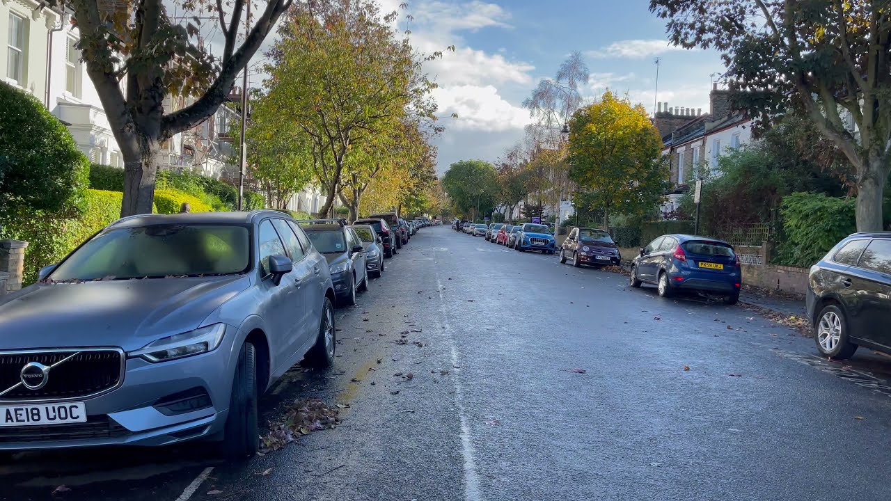 London Walk - Finsbury Park to Highbury Barn - via Highbury Stadium
