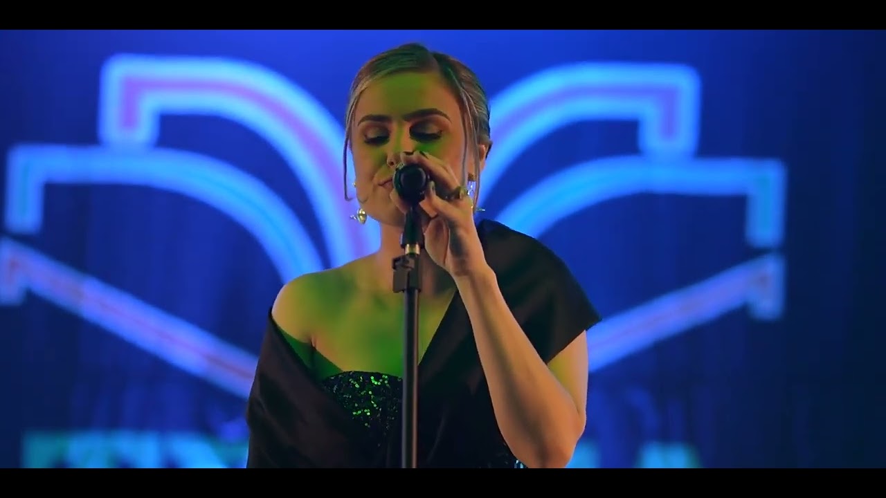 Love In The Dark - Adele (Triadi Música Cover)