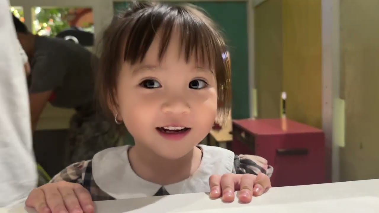Hana Siêu Thích Khi Được Mẹ Và Bà Nội 6 Dẫn Đi Khu Vui Chơi
