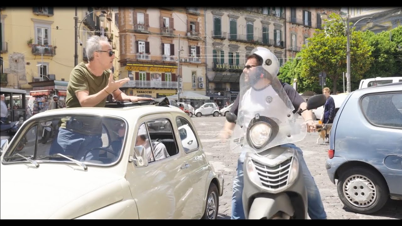 L’agence tourisme - Naples (épisode intégral) Sébastien Thoen, Baptiste Lecaplain et Gérard Jugnot