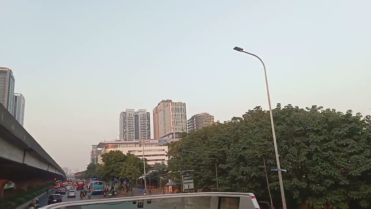 Ngắm thành phố bằng xe buýt  2 tầng