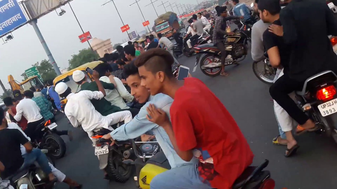 Must watch accident and 1000 Riders Vs Police India - Lucknow Drag Race