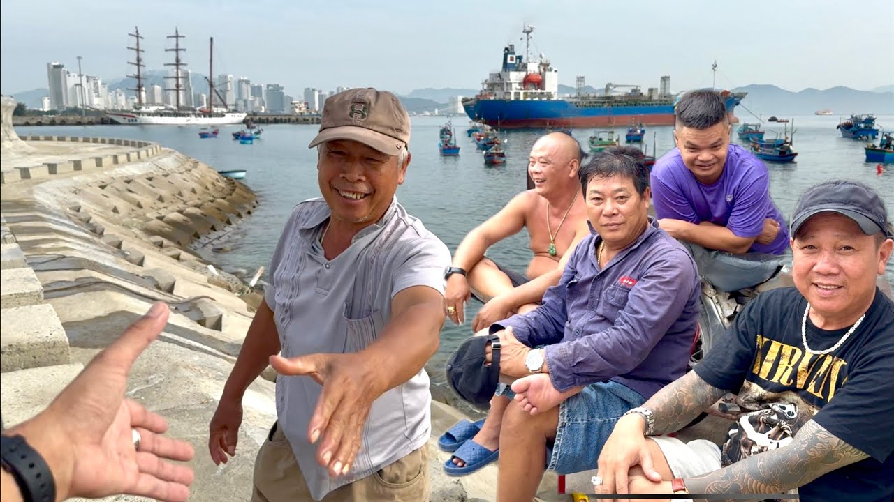 Xóm Chụt Nha Trang: Chào Đón Người Hùng Về Từ Biển Cả | Nha Trang Biển Xanh 