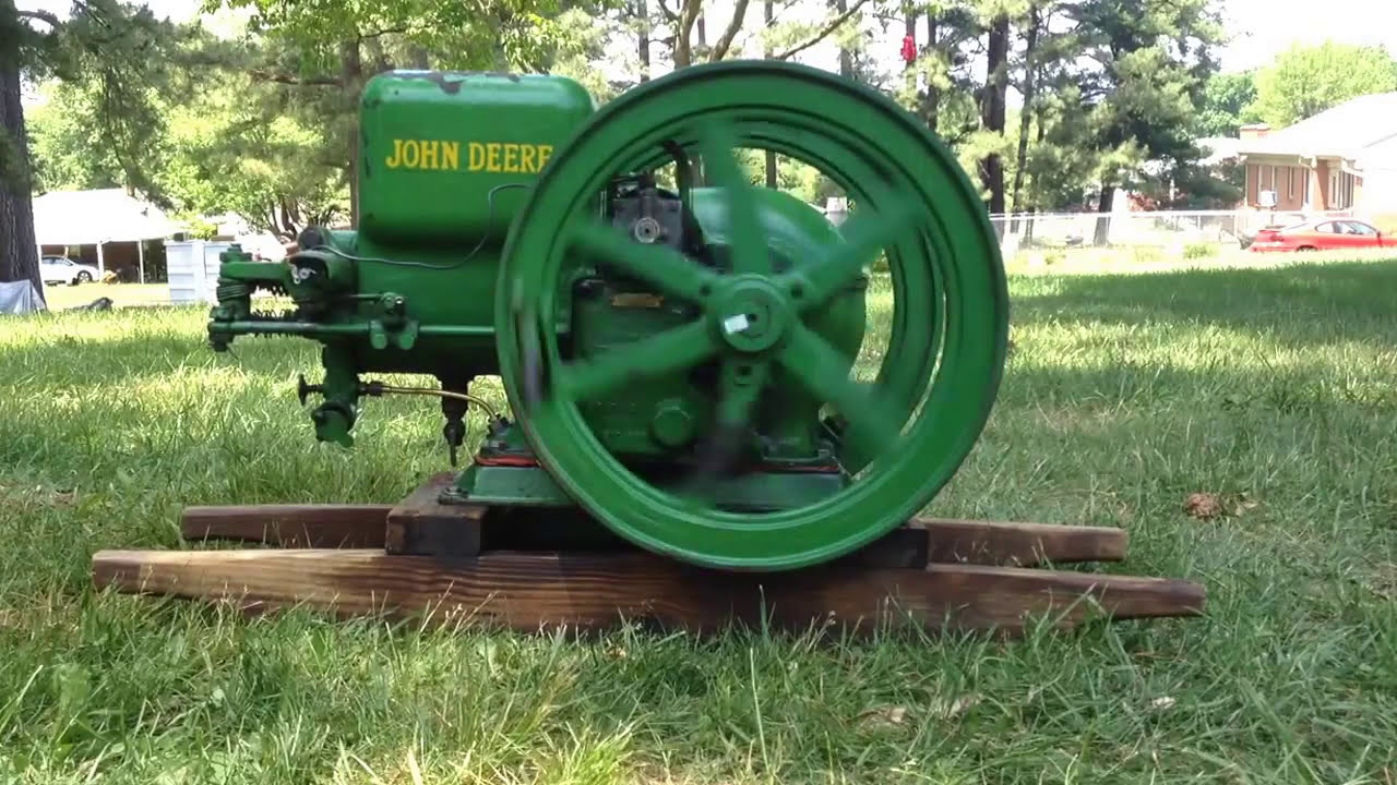 John Deere Hit and Miss Engines Won't Die -  One Crank Cold Start