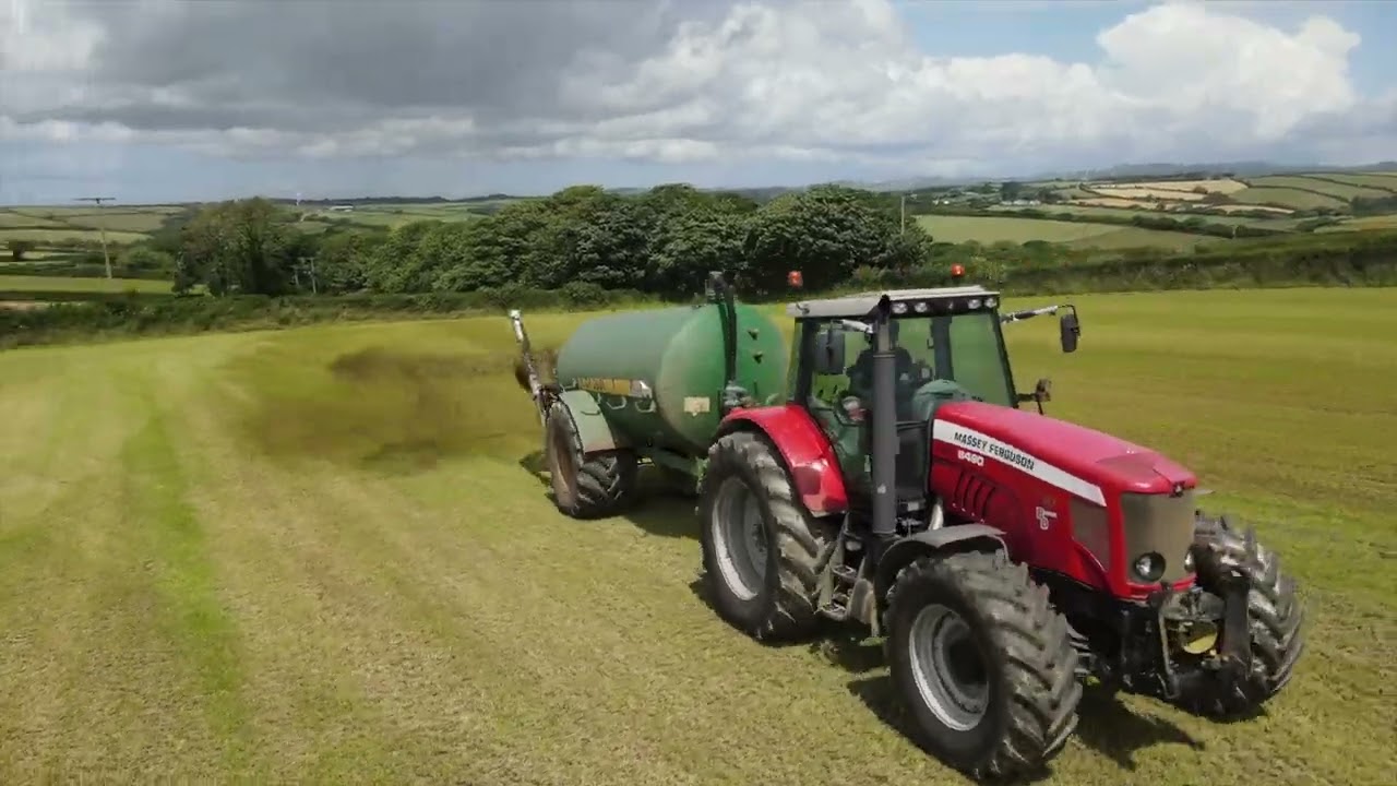 SLURRY WITH A SWIVEL SPOUT