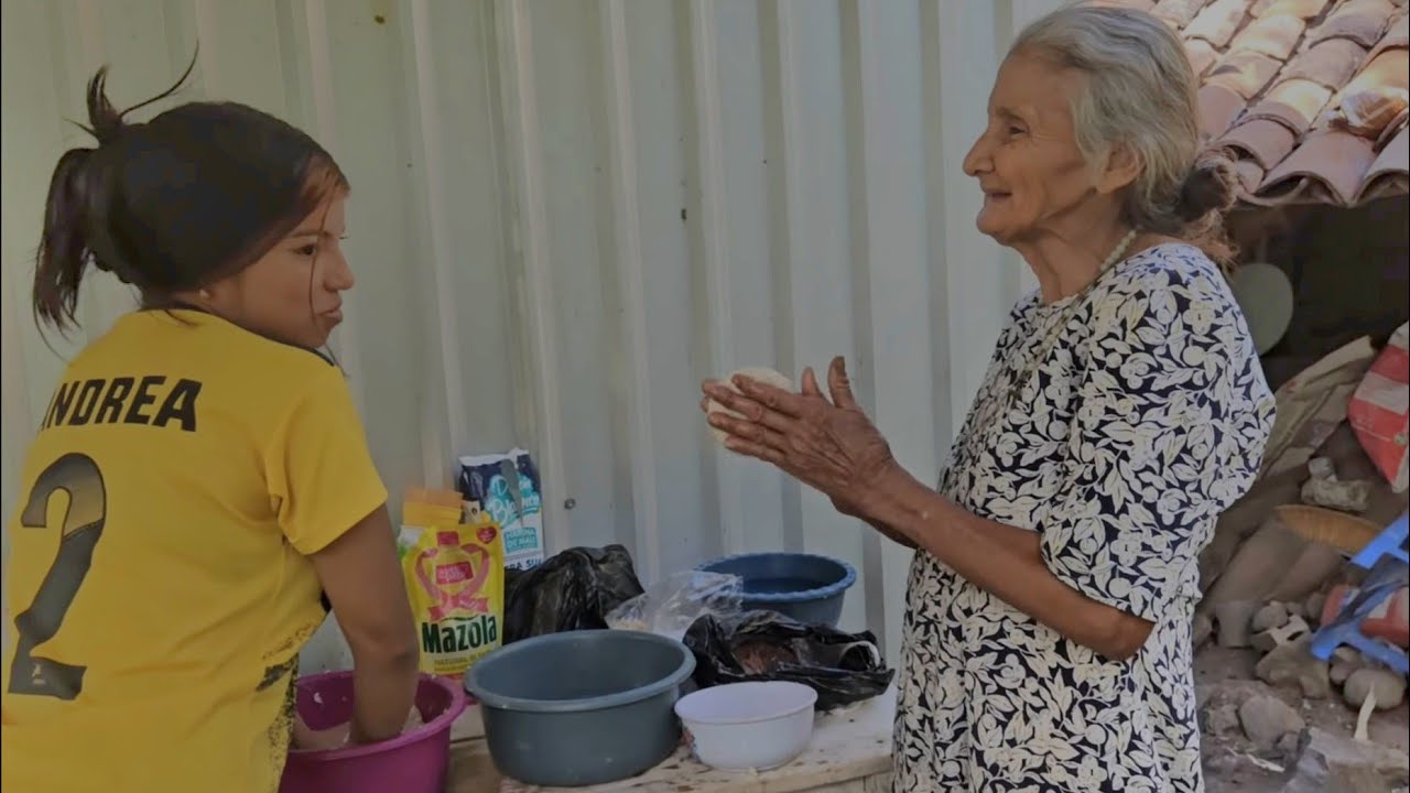 🛑Niña Rosita les Enceña alas Chicas Hacer Pupusas/El Buen Salvadoreño 