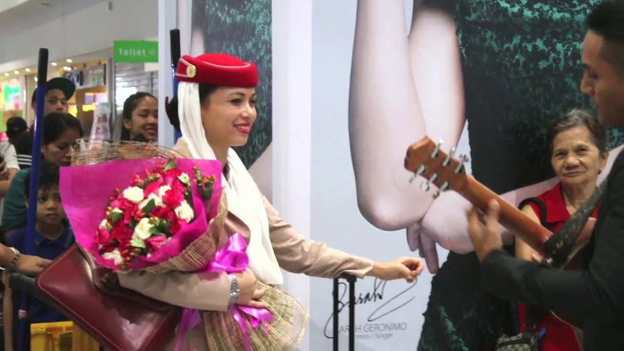 ROMANTIC PROPOSAL AT THE PHILIPPINES INTERNATIONAL AIRPORT...LOVE HAS NO BORDERS