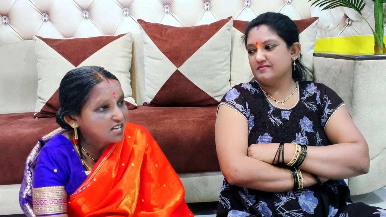 सासू-सासरे सून लेक सासर माहेर सोडा विषय👍सगळे गोड आपण कशाला कडू व्हायचं🤣कच्चं फाडून खाते खोड काढलीकी🤣