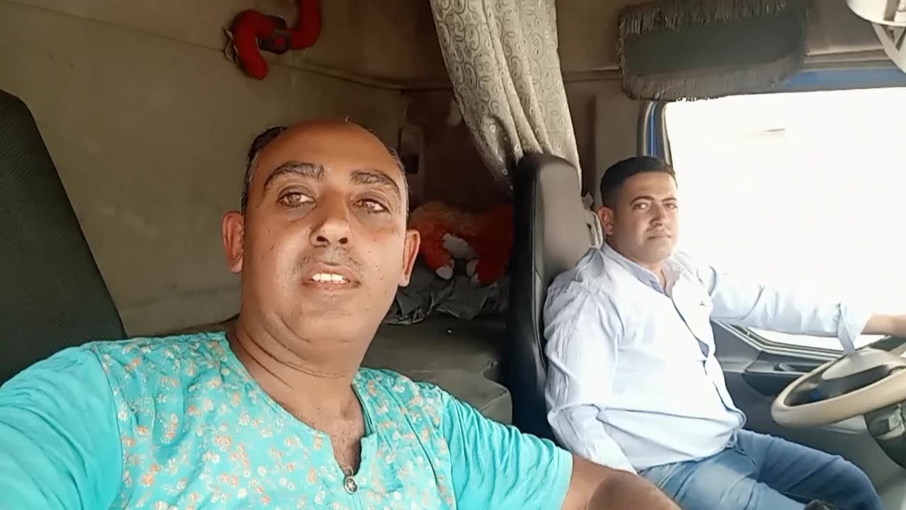 تدريب عملي على الرجوع بالخلف بالتريلا من اليمن مع الزميل/حسام